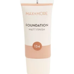 Max & More Matt Finish Foundation